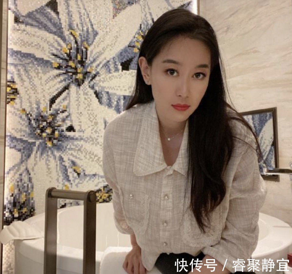 击剑|孙一文不愧是“击剑女神”，简约衬衫配牛仔裤，颜值身材双在线