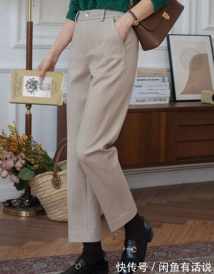 耐磨性|难怪小脚裤失宠了,现在中年女人爱穿“阳离子裤”,百搭又显气质
