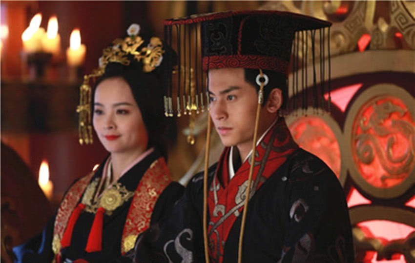 阴丽华|藩王让术士给他看相,为何术士赶紧报告官府,他究竟看到什么