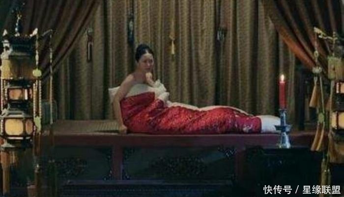 皇帝|清朝妃子侍寝有什么规矩？除了要用被子裹着外，此举动很羞辱人