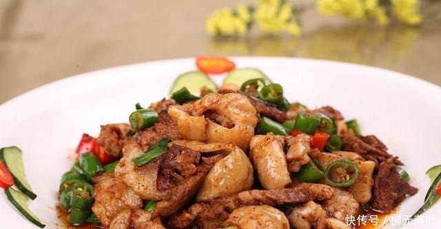 拆骨肉烧肥肠,成本低,满足爱吃肥肠的你