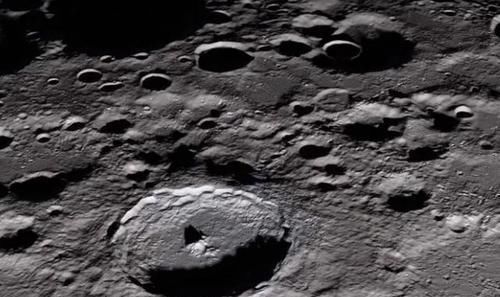 科学家 900年前,月球突然离奇“消失”,如今科学家找到答案和地球有关