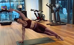 西班牙|西班牙性感女教师上课爆红网络,背影非常迷人,坚持运动或是关键