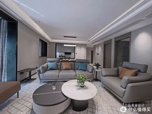 客餐厅|看了长沙夫妻的极简风,才知道什么是“网红”装修,隐形墙很惊艳