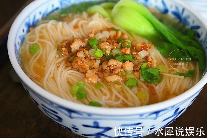 10分钟早餐面，肉末和面条的搭配，好吃到连汤都不想剩下