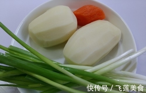小窍门|炒土豆片我有个小窍门,用油少不放肉,特香,天热吃比肉受欢迎