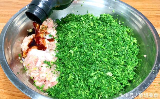 夏天，用它包饺子，又香又嫩，不花1分钱，比韭菜茴香都好吃