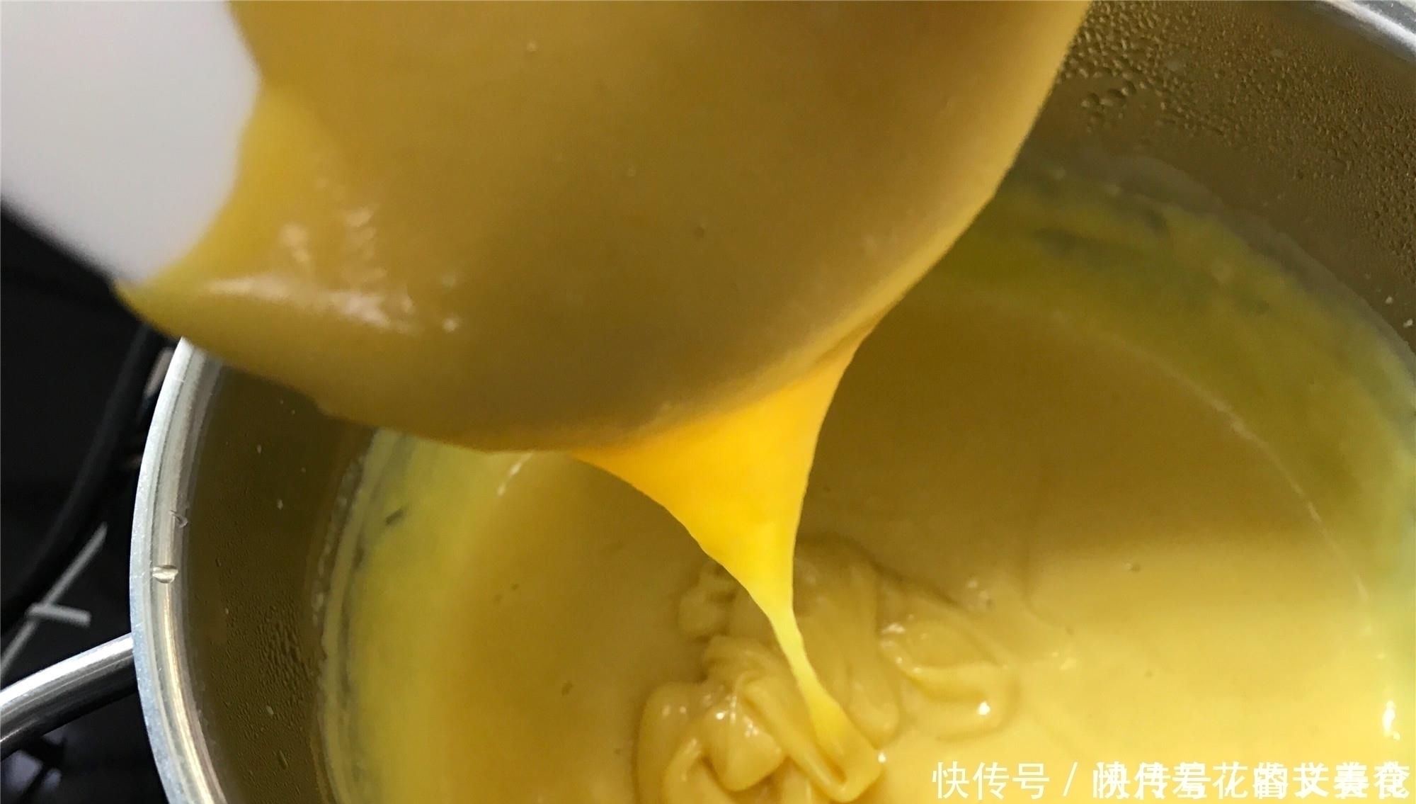 烤箱|南瓜新吃法,不用面粉,不用烤箱,软糯香甜,比蛋糕简单还好吃