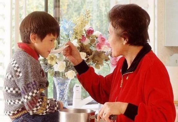 养女|李玫瑾教授要想孩子出色,养儿三忌,养女五忌,父母要了解