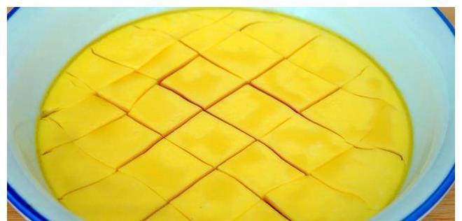 做法|蒸鸡蛋用冷水还是热水?大厨教你正确做法,蛋羹嫩滑无气孔,收藏