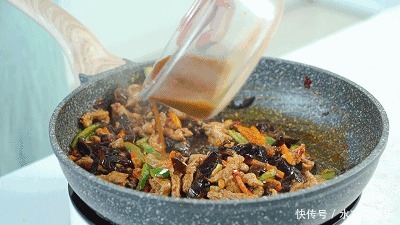 好吃|鱼香肉丝怎么做才好吃记住简单3步,肉丝滑嫩,无敌下饭