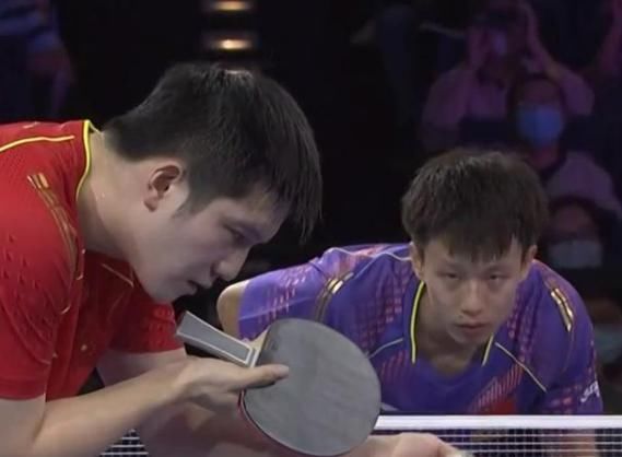 比分|从0-3落后到4-3逆转，梁靖昆赢得惊天动魄，赛后与秦志戬热烈拥抱