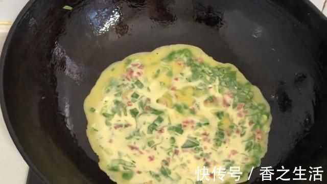 此做法早餐饼营养又健康,我家一周吃三次,做法简单,几分钟搞定