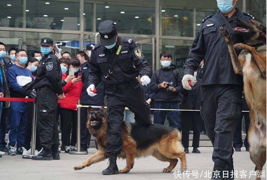 体验一回当警察的感觉 他们应邀走进公安机关 新闻 生活资讯网