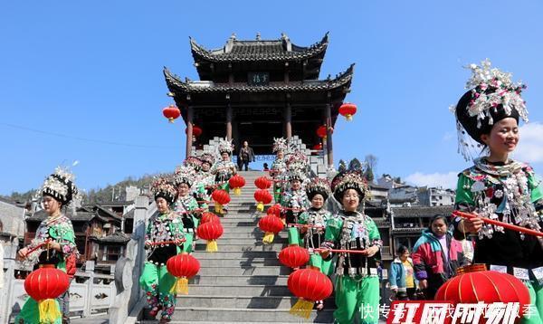 中年|凤凰春节假期旅游市场持续火爆 共接待游客28.35万人次