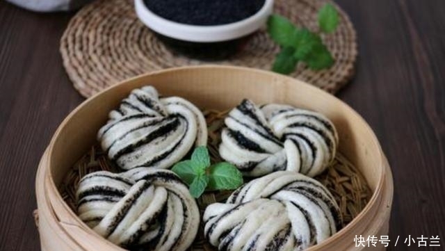 教你做有颗粒感的花卷,撒把芝麻当花边,满嘴留香还补钙