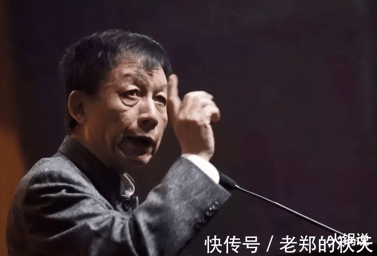 简体字@冯小刚呼吁要救传统文化需恢复繁体字,易中天先写出这四个字