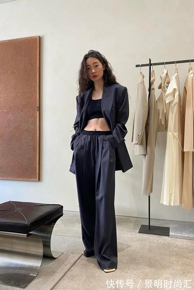 紧身衣 春末夏初适合“温柔感”穿搭,尝试舒适随性的韩系风,好看显气质