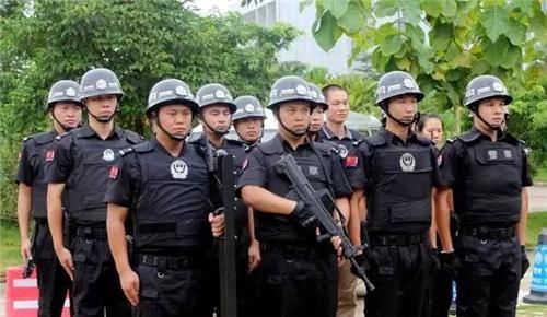 警察|当军人遇到警察，到底该听谁的指挥?其实很多人都理解错了