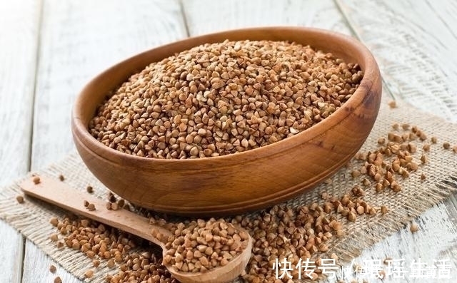 本草纲目|这2类食物是天然“泻药”，空腹食快速通便，肠子通，便秘消失！