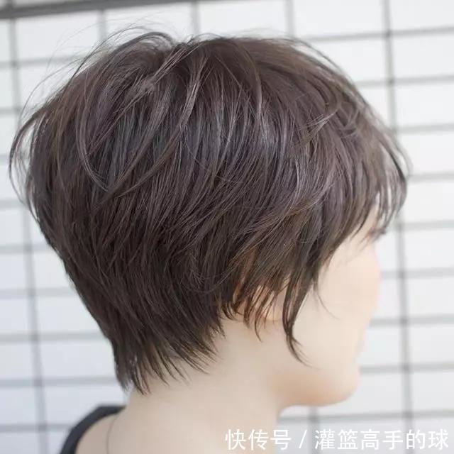 时尚 女人过了40岁发型这样剪,时尚利落又洋气,显小10岁都不止