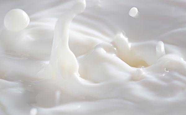 母乳|新华社发文母乳喂养重要性，奶粉价格和营销是否过于误导？