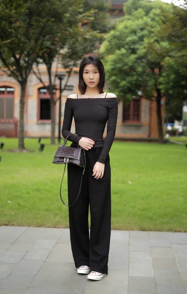 袜靴 女人再懒也少穿运动鞋,今年这“5双鞋”正当红,显高还不累脚!