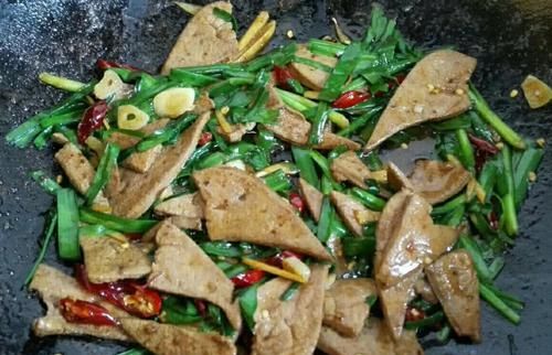 学会|炒猪肝滑嫩有技巧,学会这个腌制猪肝的方法,炒的和饭店一样好吃