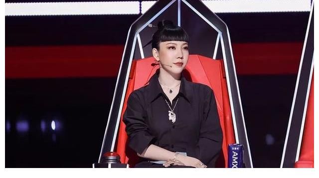 助教|《好声音》四位助教首秀反差大，张碧晨吉克隽逸从容，黄霄雲隐身