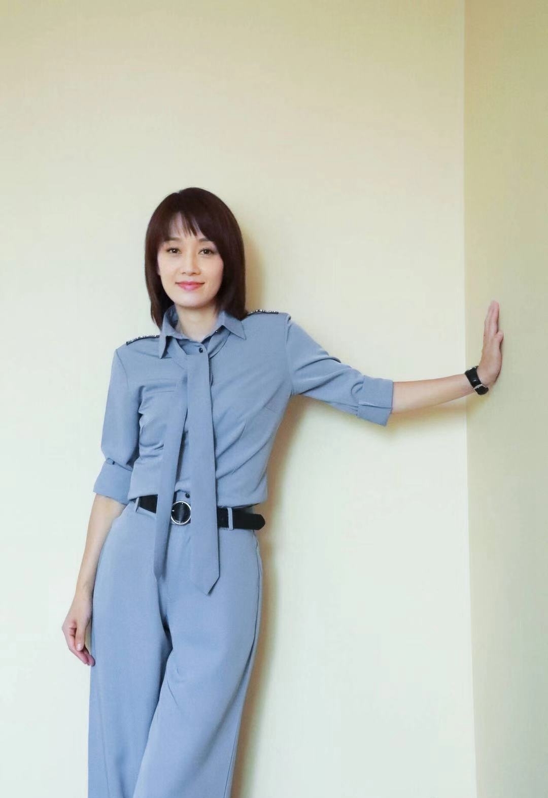 高跟鞋|马伊琍又换新发型,仅仅留长一点点,搭配刘海也太减龄了吧!