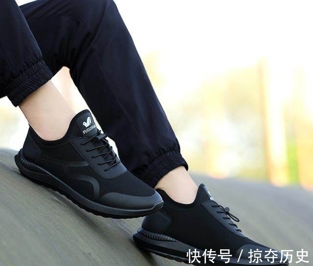 木林森 男人少穿皮鞋,今年特火的6款男士休闲运动鞋,时尚帅气不过时