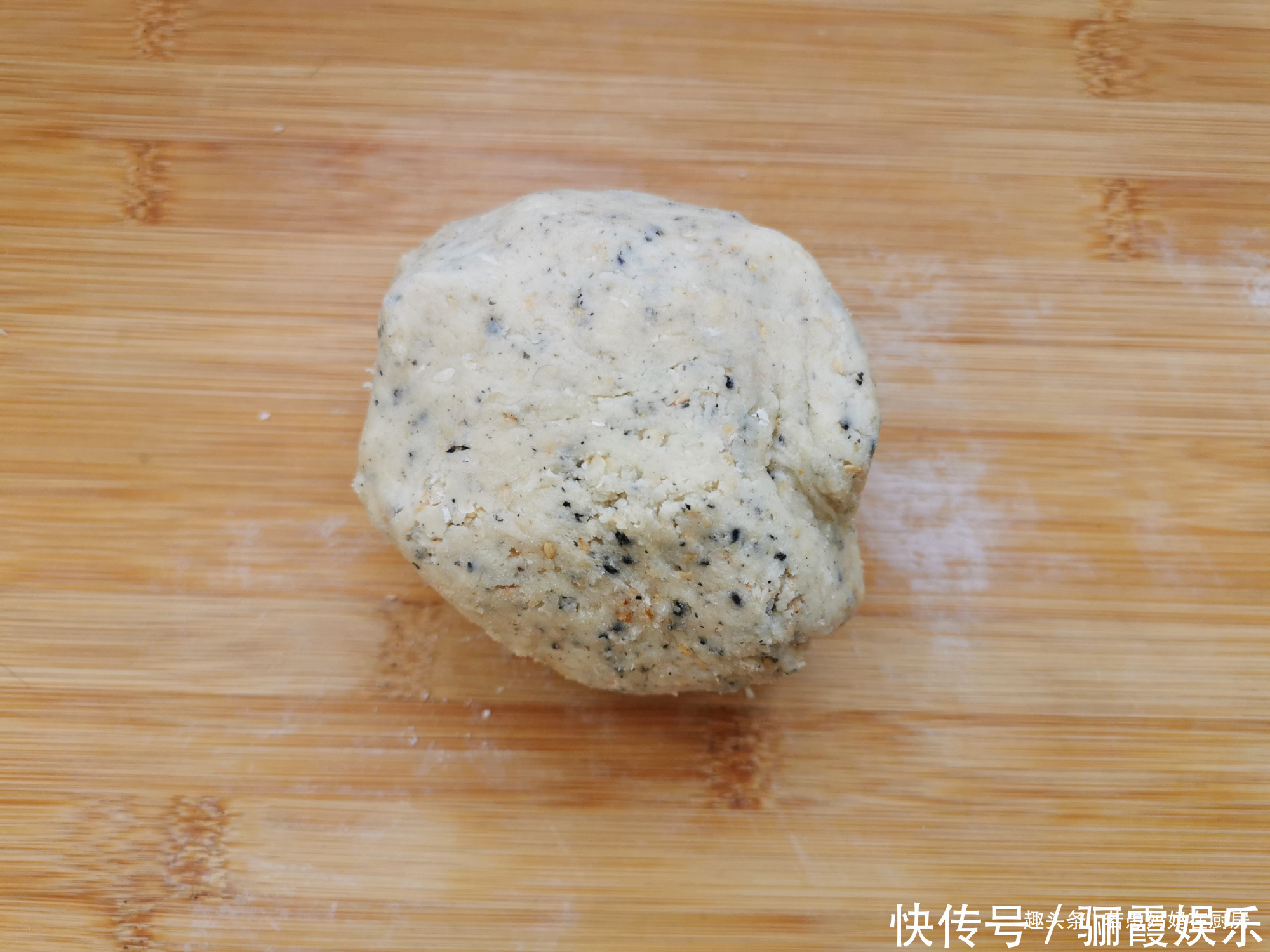 手把手教你做花生芝麻酥,配方详细,步骤简单,酥得掉渣儿