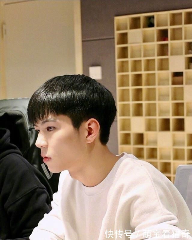 曾经是“问题”少年少女 成功“变形”为男团成员知名网红