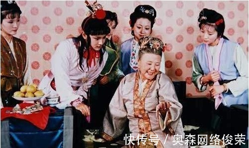 这一句话#红楼梦里的贾母更喜欢薛宝钗还是林黛玉吃货来看原著中这一句话