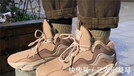 安踏 美国有双老爹鞋叫耐克, 意大利有双老爹鞋叫斐乐, 中国有双老爹鞋叫…