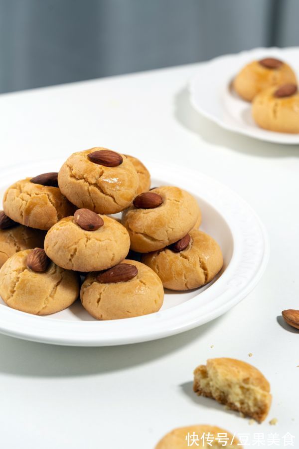 杏仁|原来杏仁奶酥小饼才是真正的米饭杀手
