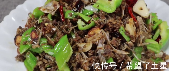 野生鲫鱼独特做法,做法很少见,上桌连鱼骨头渣都不剩!