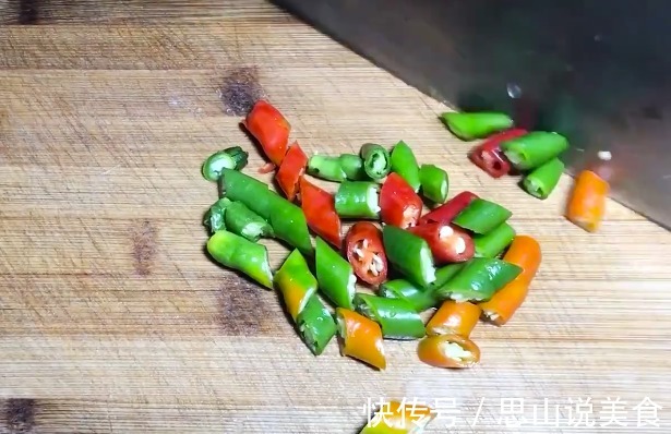 五花肉别做老一套了,试试这个新做法,香味四溢,比红烧肉过瘾