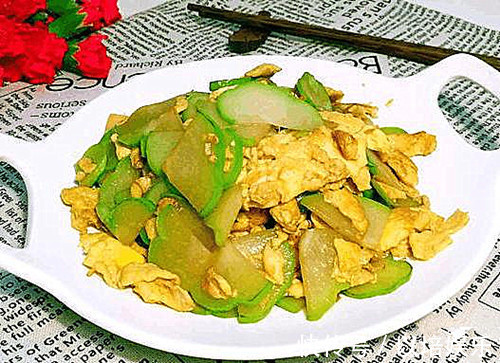 夏天此菜要多吃,钙是鸡蛋的9倍,铁是黄瓜的12倍,3块钱1斤