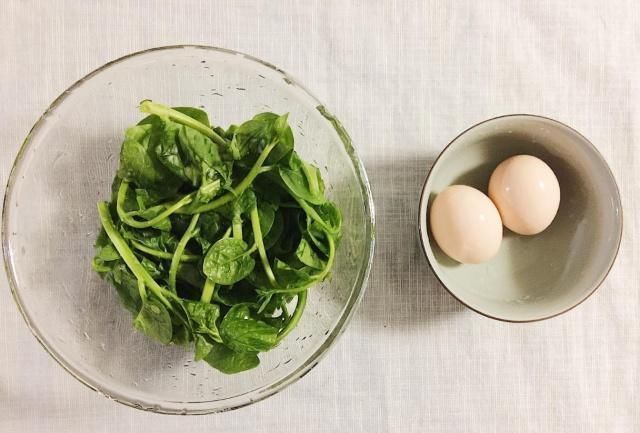 皮肤|女人常吃这菜,皮肤越来越白嫩,肚子越来越小,简单一炒营养美味