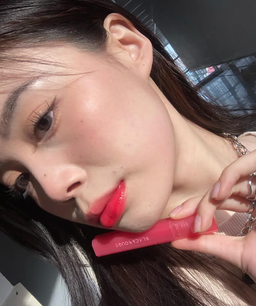 4月里的樱花粉,涂在嘴上也太嫩妹了吧