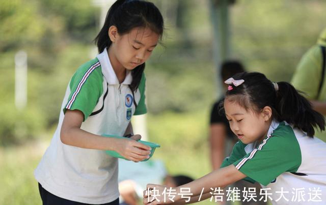 宝妈|''妈妈,我碗里有头发'',2位妈妈的不同反应,影响孩子一生