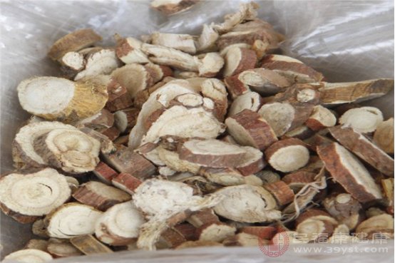 黃芪泡水喝的功效與禁忌有哪些