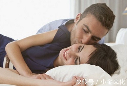 接吻|夫妻接吻时，男性为什么总爱“伸出”它，不只是为了舒服