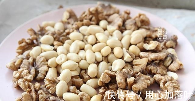 核桃仁|早餐少吃粥多吃它,钙是牛奶的6倍,比红枣板栗养人,别不懂吃!