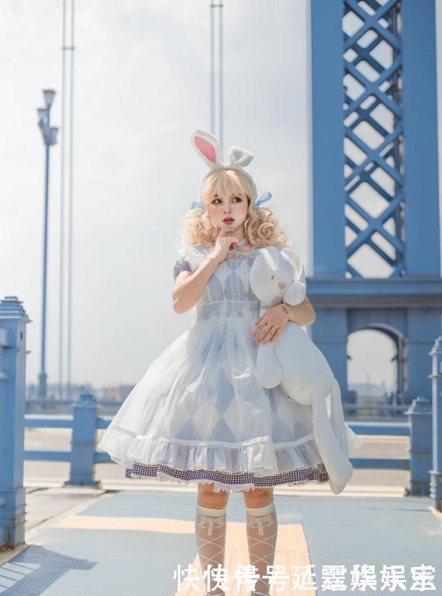 迪士尼|本以为普通lo裙够美了,直到看见“迪士尼”款,十级lo娘不淡定了