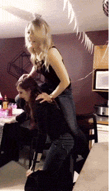 |搞笑GIF:这是谁家的闺女