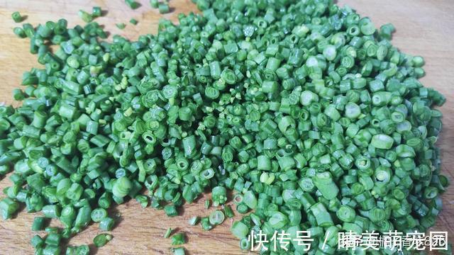 秋天遇到此菜别错过,蒸包子最香,营养高味道棒,再不吃就过季了