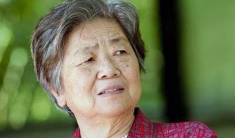 专家|为什么年纪大了容易有“老年斑”?专家说:常吃2物,可及时避免