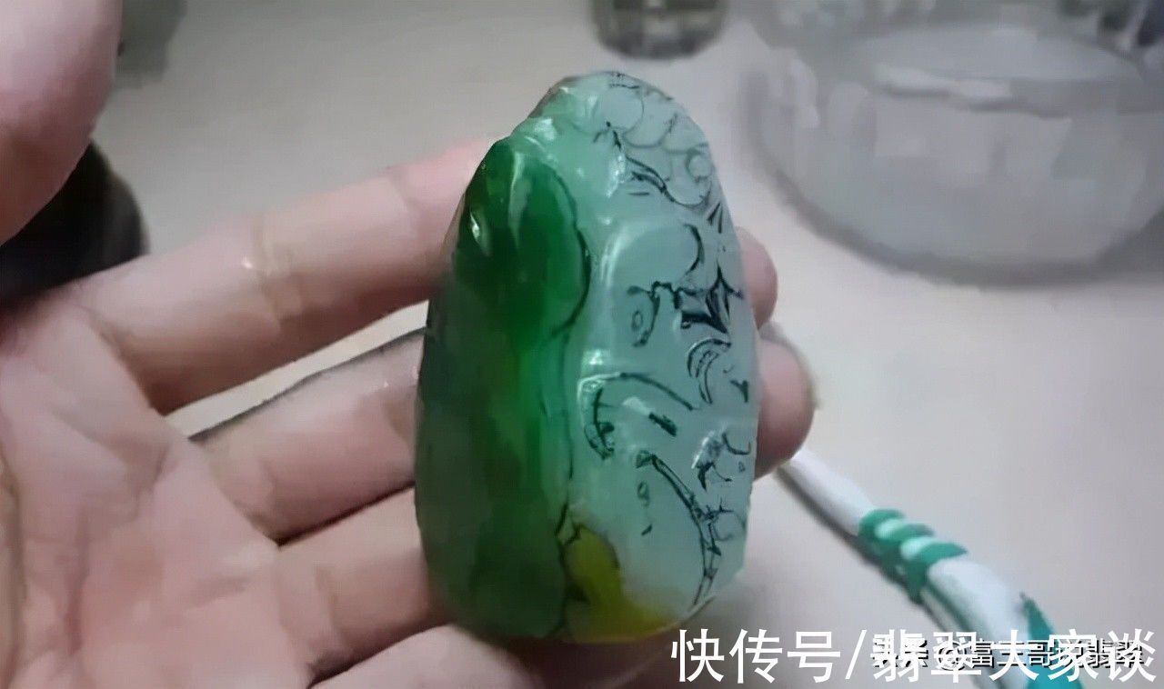 黄翡$玉赏俏色巧雕,让翡翠焕然一新的神奇技法